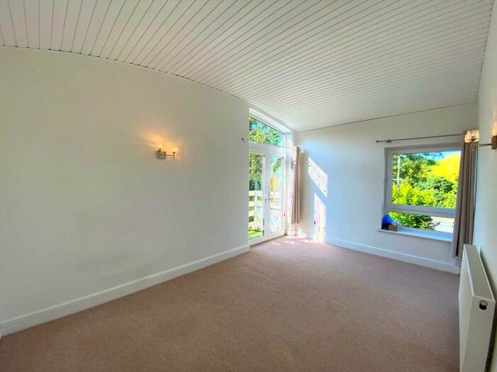 1 Bedroom Apartment To Rent In Glen Iris Avenue, Canterbury, CT2