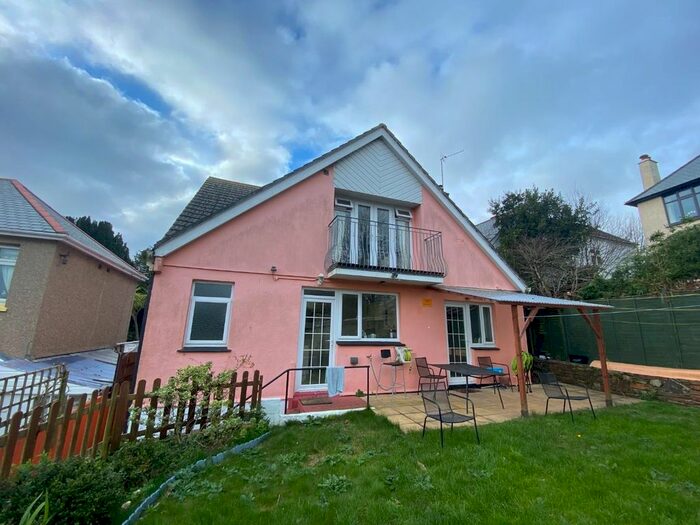 6 Bedroom Property To Rent In Woodlane Close, Falmouth, TR11