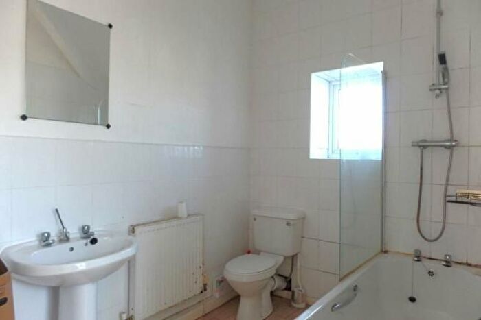 1 Bedroom Flat For Sale In Flat, Cowbridge Road East, Cardiff, CF5