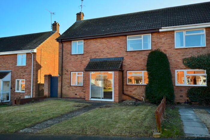3 Bedroom Semi-Detached House For Sale In Titheway, Middle Littleton, Evesham, WR11