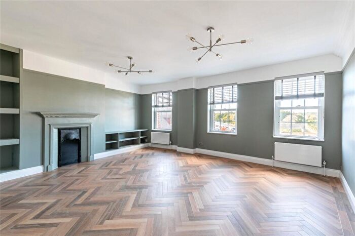 3 Bedroom Duplex To Rent In London Road, Sunningdale, Ascot, Berkshire, SL5