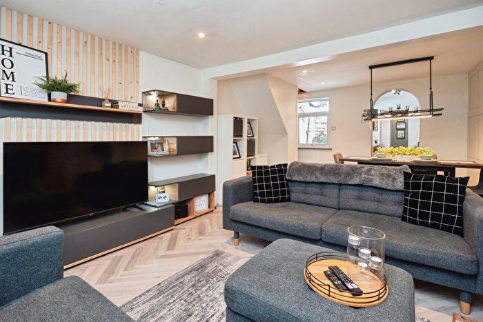 2 Bedroom Cottage For Sale In Maidstone Road, Hadlow, Tonbridge, TN11