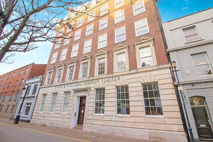 2 Bedroom Flat To Rent In Empire House, Cardiff Bay, Cardiff, CF10