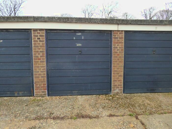 Garage / Parking To Rent In Fitzalan Road, BN17