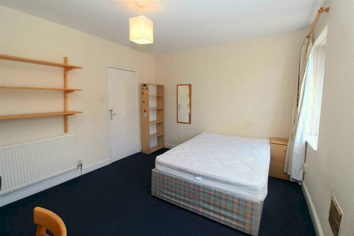 4 Bedroom House To Rent In Thesiger Street, Cathays, Cardiff, CF24