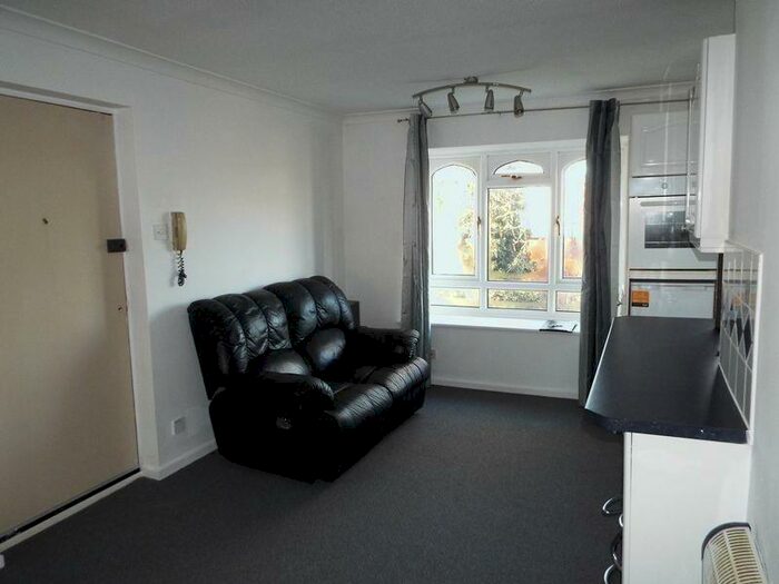 Studio To Rent In Rednal Mill Drive, Rednal, Birmingham, B45