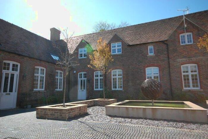 3 Bedroom Property To Rent In The Old Stables, Uckfield, TN22