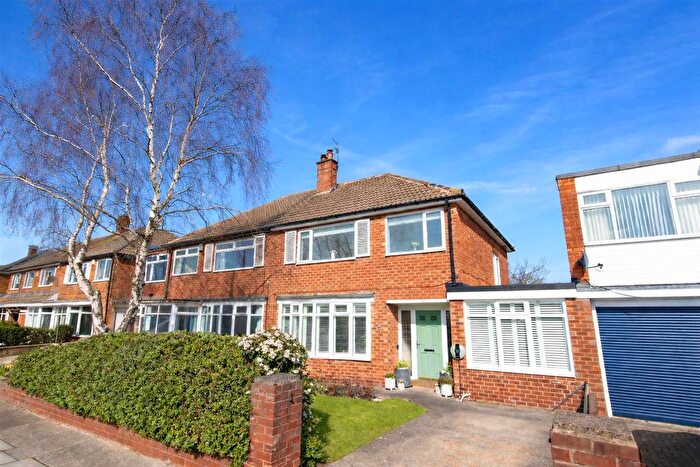 4 Bedroom Semi Detached House For Sale In Longridge Drive, Whitley Bay, NE26