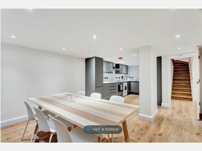 2 Bedroom Flat To Rent In Chelverton Road, London, SW15