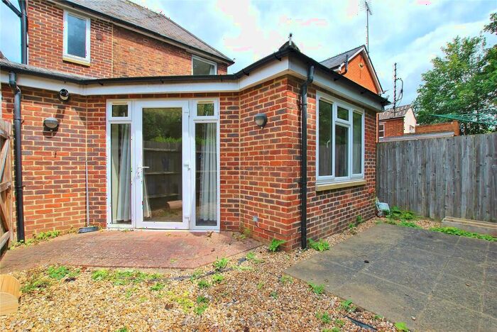 Apartment To Rent In Farnham Road, Guildford, Surrey, GU2