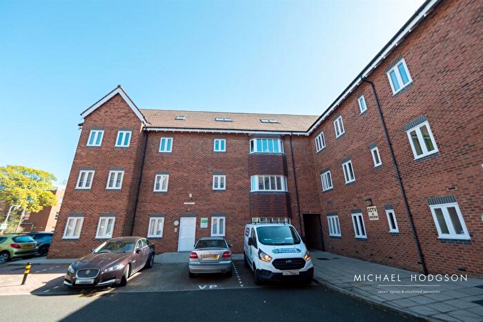 2 Bedroom Apartment For Sale In The Croft, Thornholme Road, Thornhill, Sunderland, SR2