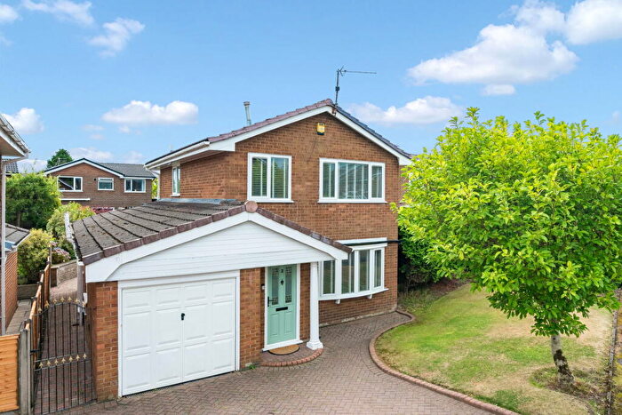 3 Bedroom Detached House For Sale In Winchester Close, Bury, BL8