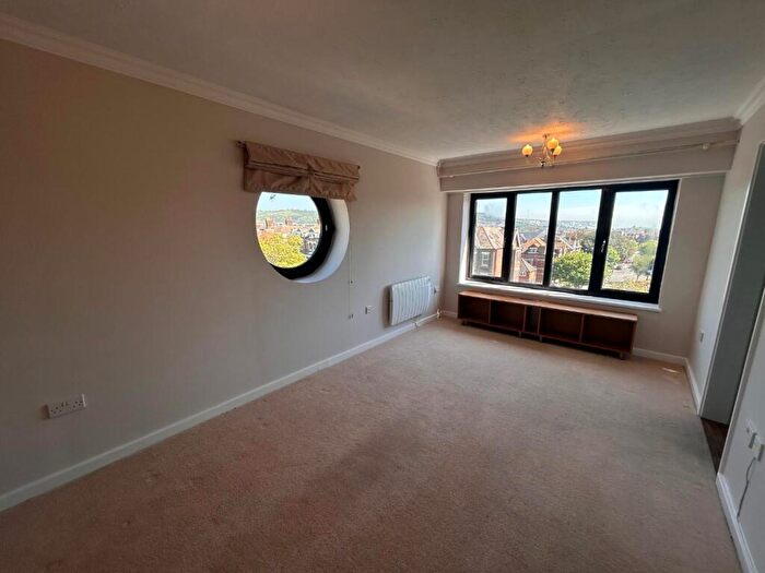 1 Bedroom Flat For Sale In Court Place, Castle Hill Avenue, Folkestone, CT20