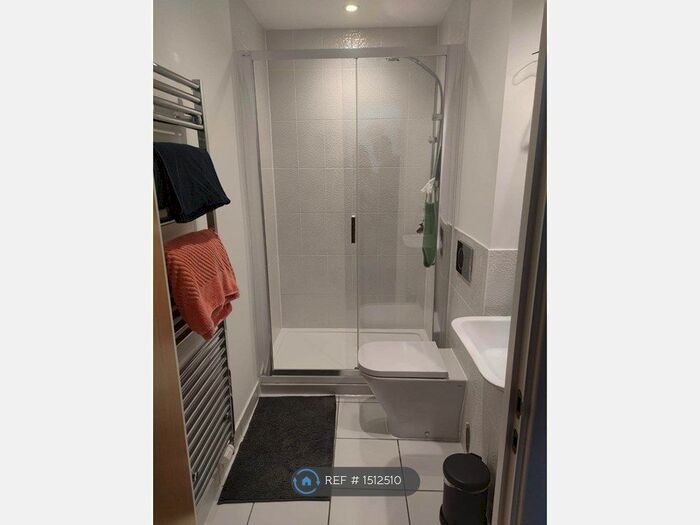 2 Bedroom Flat To Rent In John Thornycroft Road, Southampton, SO19