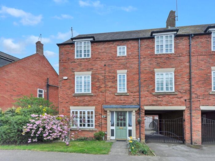 4 Bedroom Semi-Detached House For Sale In Cransley Rise, Mawsley Village, Kettering, NN14