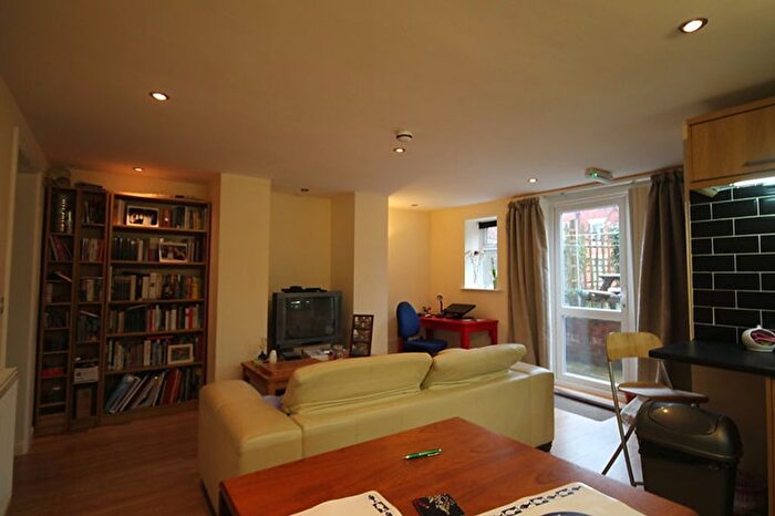 1 Bedroom Flat To Rent In Midland Road, Leeds, LS6