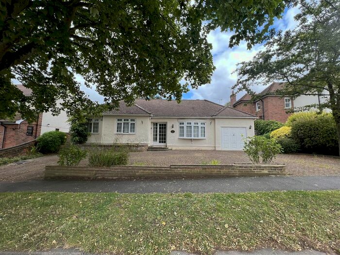 3 Bedroom Detached Bungalow To Rent In Shenfield Crescent, Brentwood, CM15