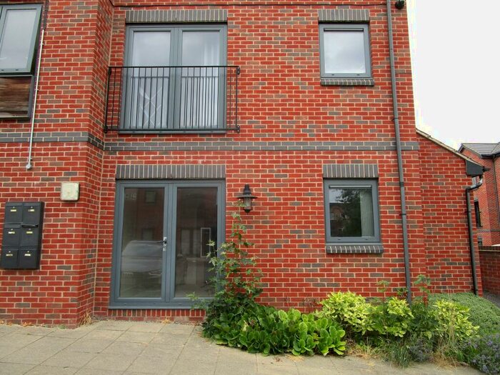 2 Bedroom Flat To Rent In Kilner Court, Denaby Main, Doncaster, DN12