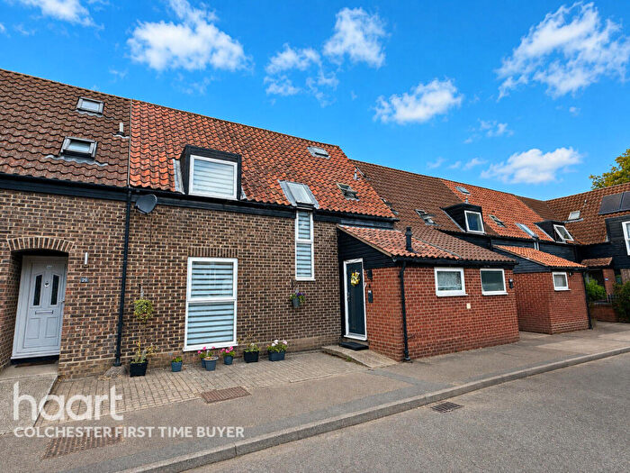 3 Bedroom Terraced House For Sale In Fiddlers Folly, Colchester, CO3