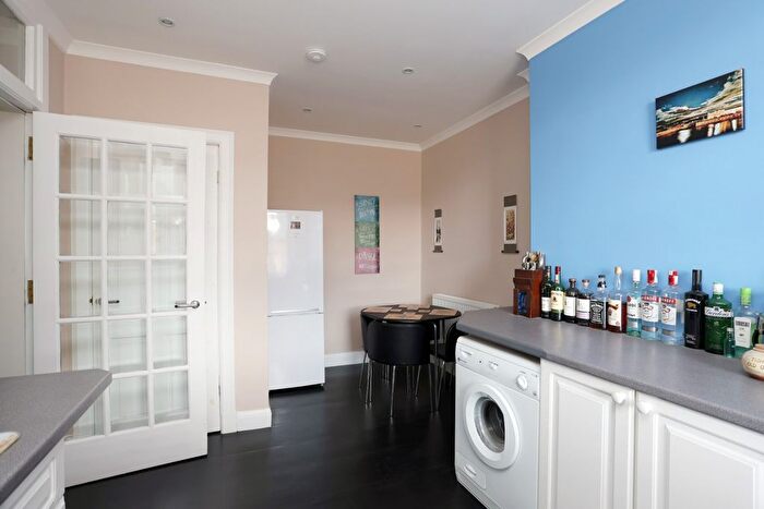 1 Bedroom Flat For Sale In High Street, Kirkcaldy, KY1