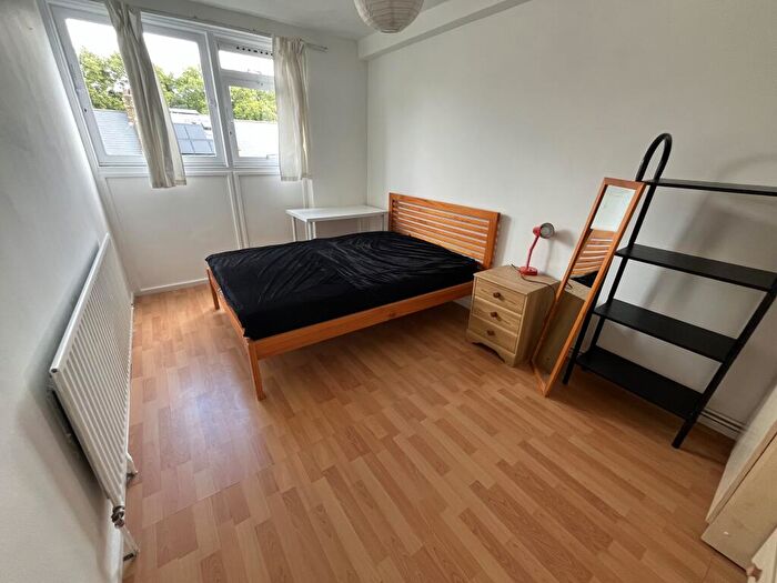 3 Bedroom Apartment To Rent In Rosenau Road, SW11