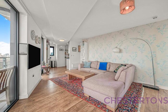 2 Bedroom Flat To Rent In Palmers Road, Canary Wharf, E2