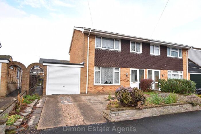 3 Bedroom Terraced House For Sale In Tukes Avenue, Gosport, PO13