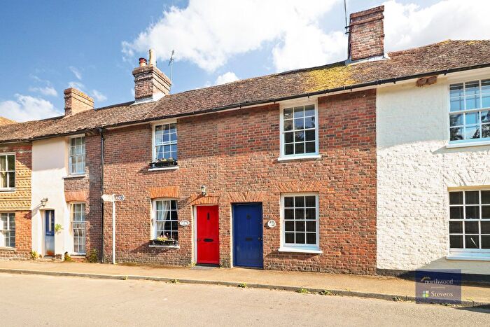 2 Bedroom Flat To Rent In The Street, Egerton, TN27