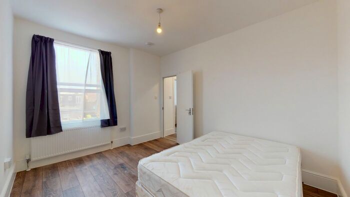 4 Bedroom Maisonette To Rent In Fieldgate, London, E1