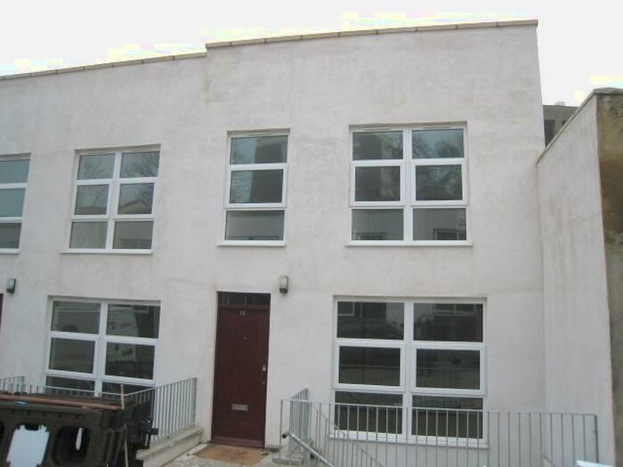 1 Bedroom Flat To Rent In Century Yard London, SE23