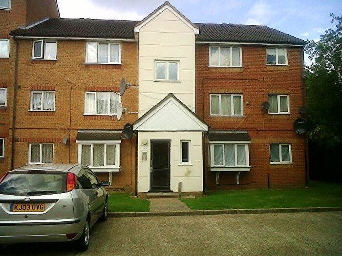 Studio To Rent In Plowman Close, Edmonton, N18