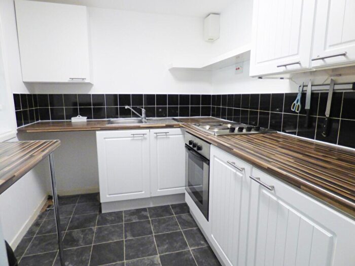2 Bedroom Flat To Rent In Bartlow Side, Basildon, SS13
