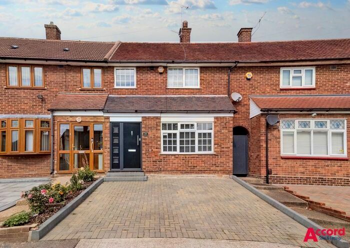 3 Bedroom Terraced House To Rent In Hailsham Road, Romford, RM3