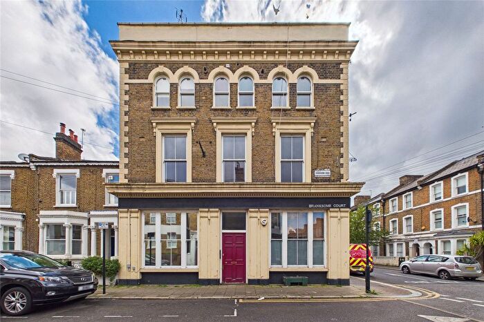 3 Bedroom Flat For Sale In Sudbourne Road, London, SW2