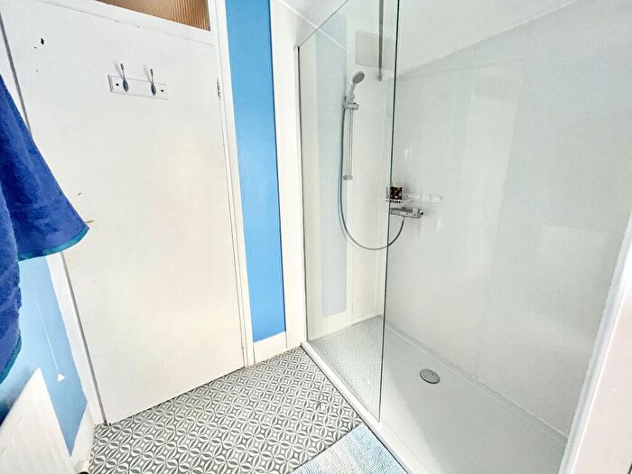 2 Bedroom End Of Terrace House To Rent In High Street, Garlinge, Kent, CT9