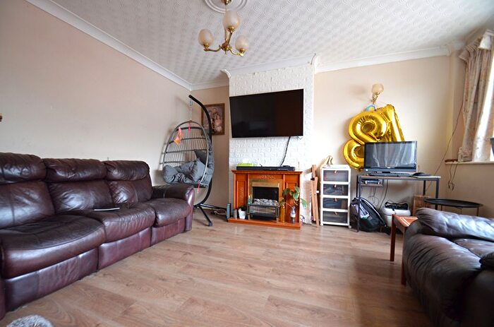 4 Bedroom Terraced House To Rent In Saxon Road, Ashford, TW15