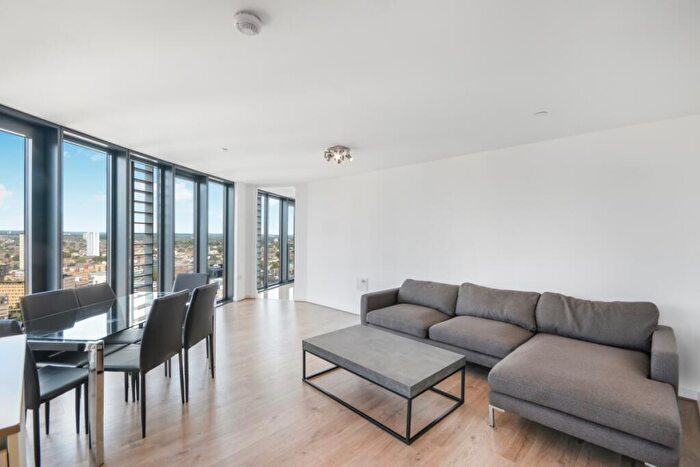 3 Bedroom Flat To Rent In Station Street London, E15