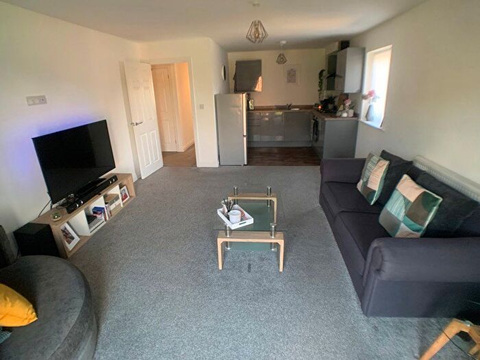 1 Bedroom Flat To Rent In Hendal Rise, Wakefield, WF2