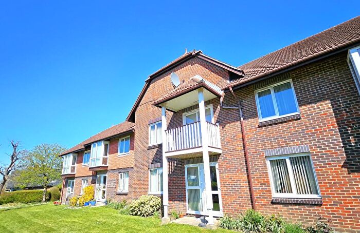 2 Bedroom Flat For Sale In Sharon Road, West End, Southampton, SO30