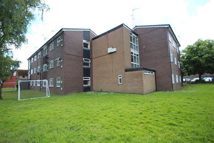 2 Bedroom Flat For Sale In Tree Walk, Stretford, M32