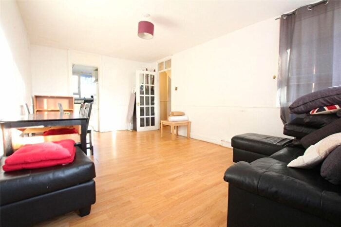 3 Bedroom Duplex To Rent In Rutley Close, Kennington, SE17