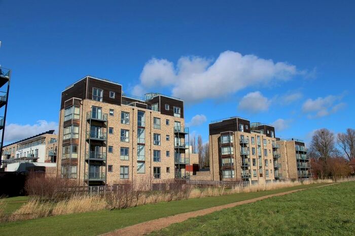 3 Bedroom Apartment To Rent In Fitzgerald Place, Cambridge, CB4
