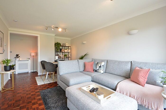 2 Bedroom Flat To Rent In St Marys, Victoria Road, Weybridge, KT13