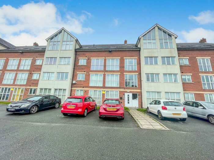 2 Bedroom Flat For Sale In Gray Road, Sunderland, Tyne And Wear, SR2