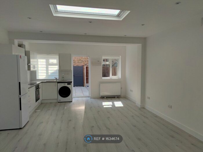 Studio To Rent In Northfield Avenue, London, W13