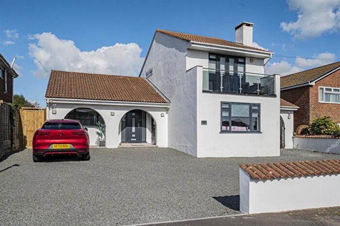 6 Bedroom Detached House For Sale In Rustic Road, Peacehaven, BN10