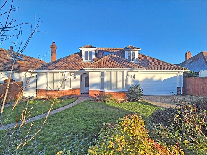 4 Bedroom Detached House For Sale In Fernhill Road, New Milton, Hampshire, BH25