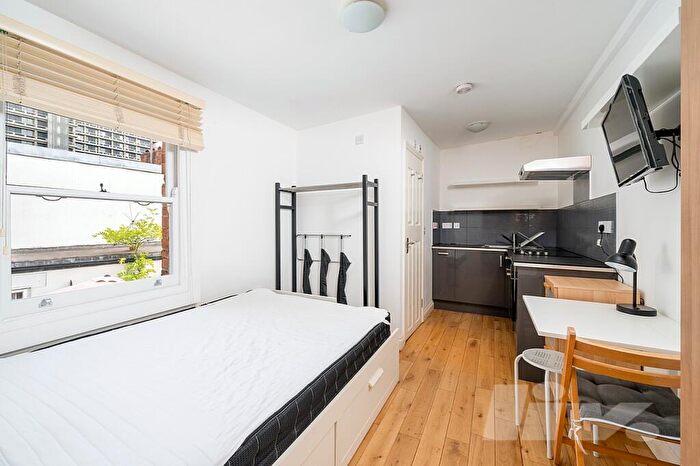Apartment To Rent In South End Road, Hampstead, NW3