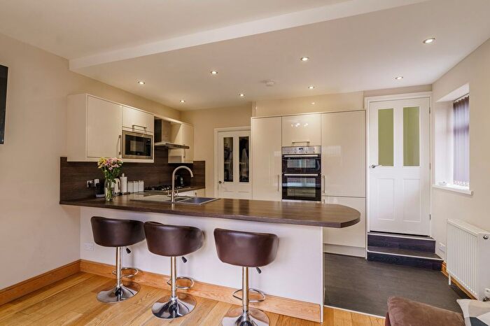 4 Bedroom Terraced House To Rent In Beacon Road, Bradford, BD6