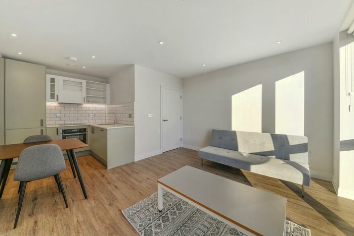 1 Bedroom Flat To Rent In Ashwood House, Lumina, Camberley, GU15